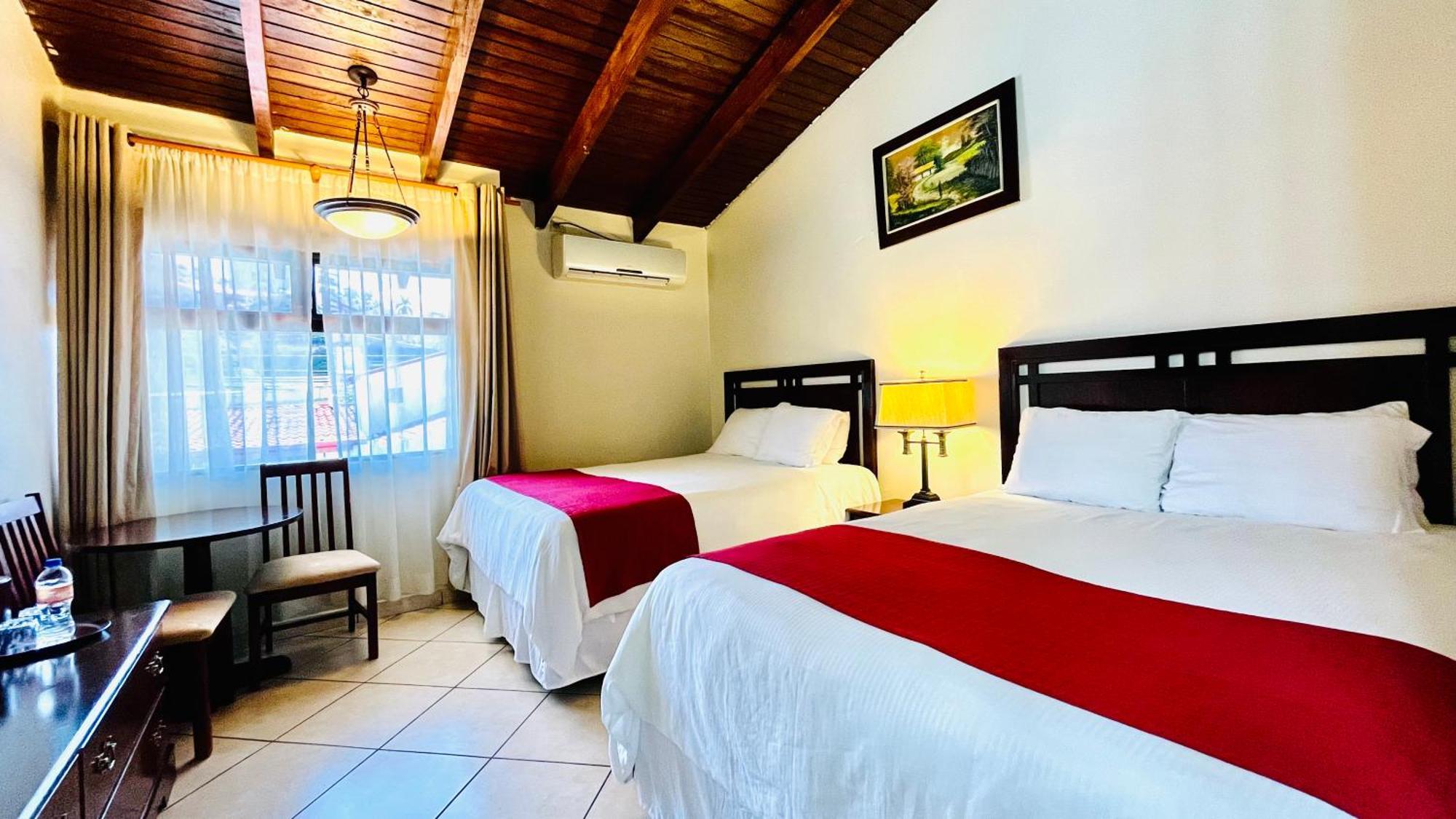 Hotel Alameda Тегусигалпа Екстериор снимка